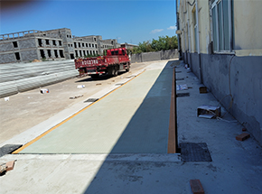 新鄉(xiāng)安舒旅房車改裝100噸地磅