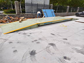 開(kāi)封市蘭考軒藝木門(mén)全屋定制30噸地磅